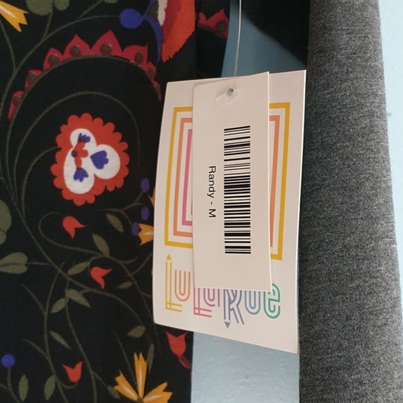 New Lularoe Randy top - Picture 3 of 4